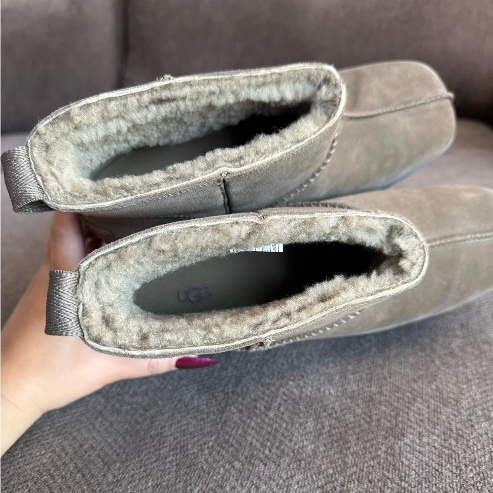 UGG new without